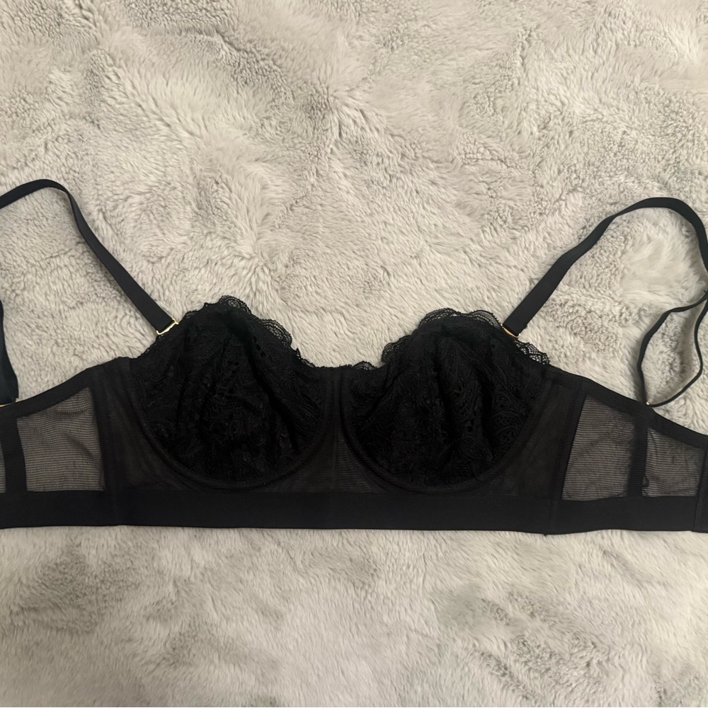 Sexy black lace bra with adjustable/removable straps